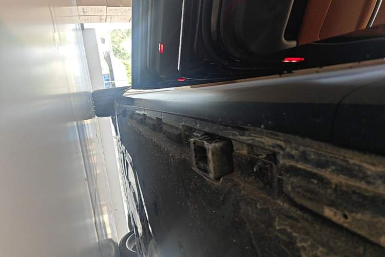 Used Mercedes-Benz S-Class 2024 S 400 L Business Model Left Side Sill