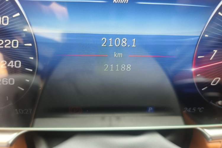Used Mercedes-Benz S-Class 2024 S 450 L 4MATIC Odometer Close Up