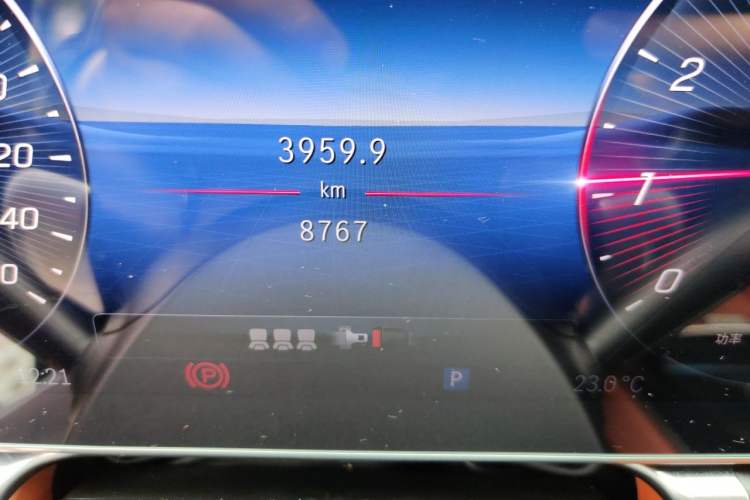 Used Mercedes-Benz S-Class 2024 S 400 L Business Model Odometer Close Up