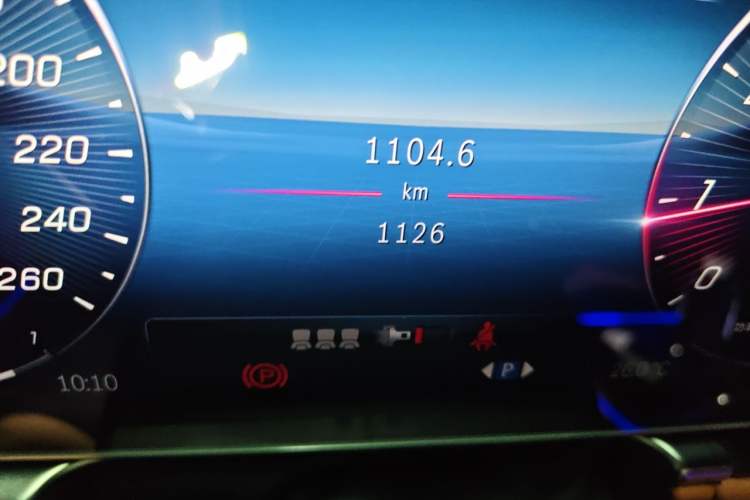 Used Mercedes-Benz S-Class 2024 Restyled S 400 L Luxury Edition Odometer Close Up