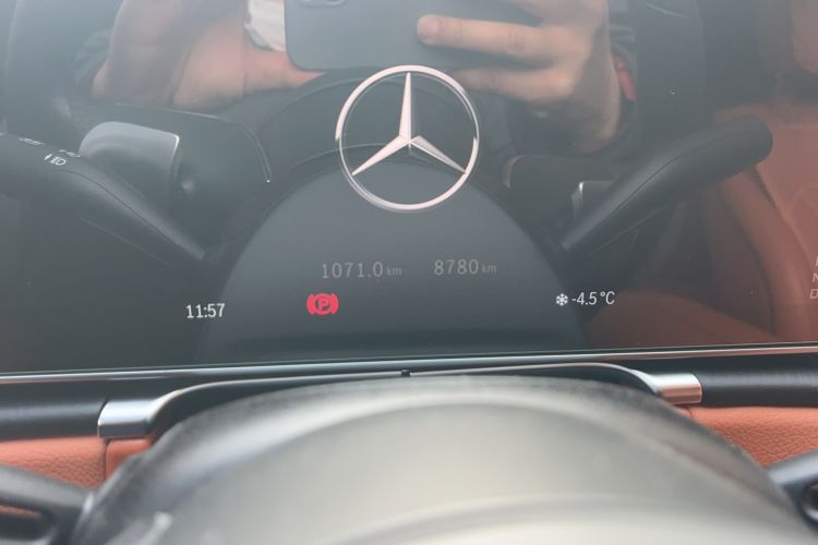 Used Mercedes-Benz S-Class 2024 S 400 L Business Model Odometer Close Up