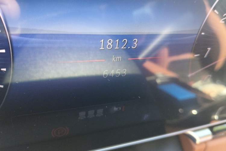 Used Mercedes-Benz S-Class 2024 Restyled S 400 L Luxury Edition Odometer Close Up