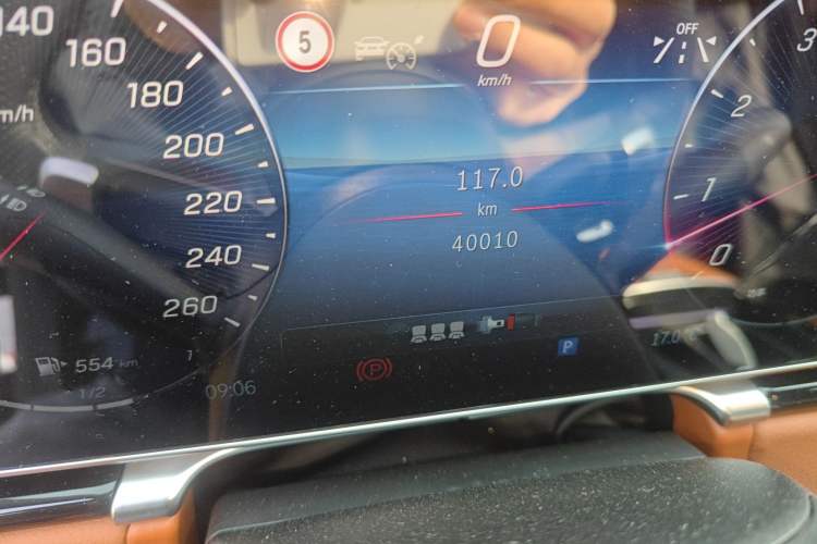 Used Mercedes-Benz S-Class 2024 S 450 L 4MATIC Odometer Close Up