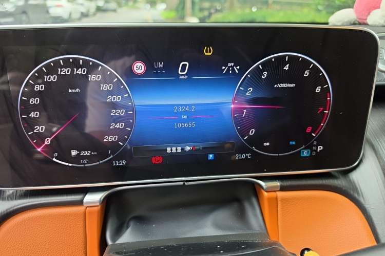Used Mercedes-Benz S-Class 2024 S 400 L Business Model Odometer Close Up