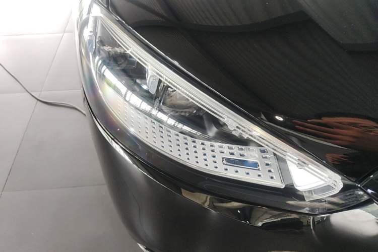 Used Mercedes-Benz S-Class 2024 S 450 L 4MATIC Right Front Headlight