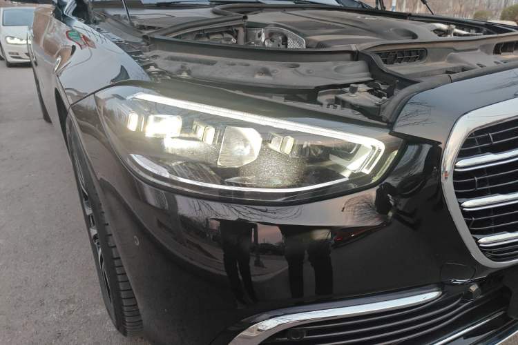 Used Mercedes-Benz S-Class 2024 S 400 L Luxury Model Right Front Headlight