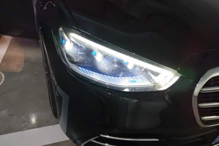 Used Mercedes-Benz S-Class 2024 S 450 L 4MATIC Right Front Headlight