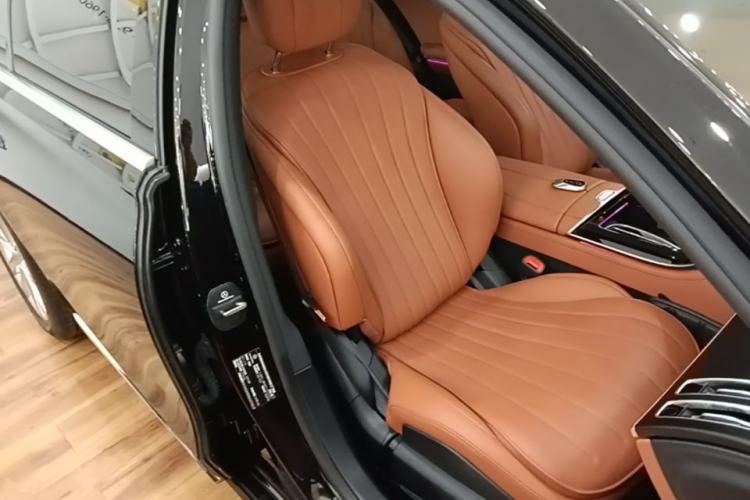 Used Mercedes-Benz S-Class 2024 Restyled S 400 L Business Version Right Front Seat