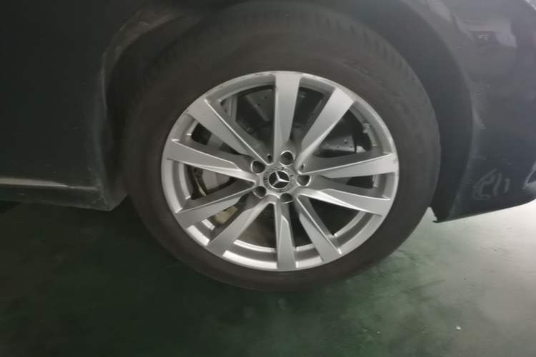 Used Mercedes-Benz S-Class 2024 Restyled S 400 L Business Version Right Front Wheel Hub