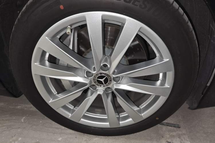 Used Mercedes-Benz S-Class 2024 S 400 L Business Model Right Front Wheel Hub