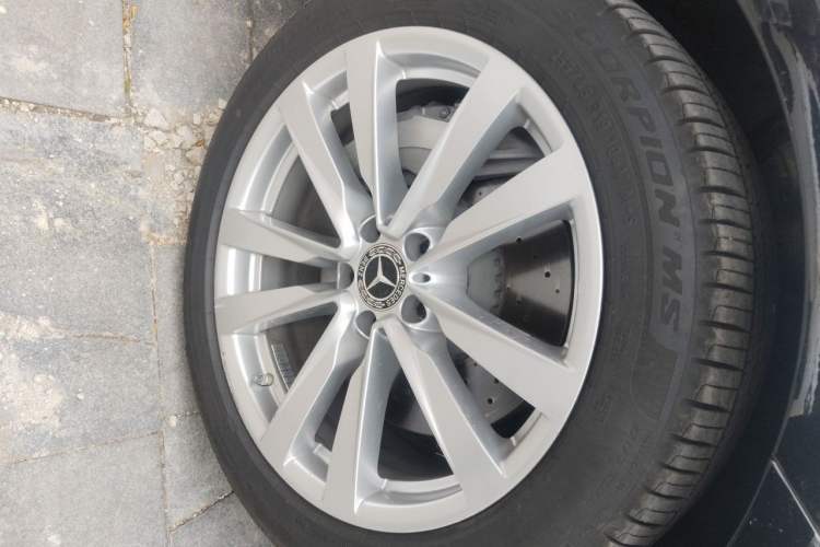 Used Mercedes-Benz S-Class 2024 S 400 L Business Model Right Front Wheel Hub