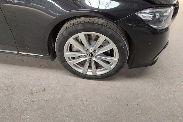 Used Mercedes-Benz S-Class 2024 S 400 L Business Model Right Front Wheel Hub
