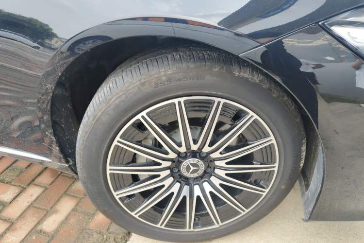 Used Mercedes-Benz S-Class 2024 Restyled S 400 L Business Version Right Front Wheel Hub