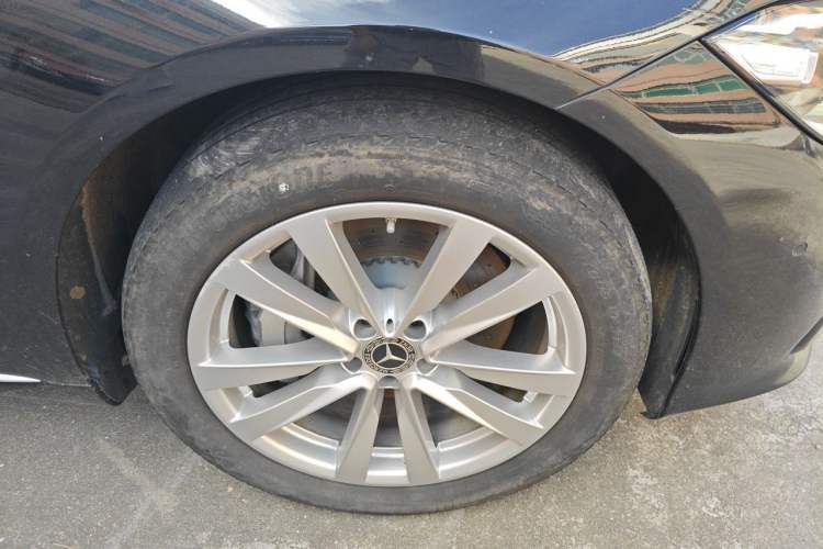 Used Mercedes-Benz S-Class 2024 Restyled S 400 L Business Version Right Front Wheel Hub