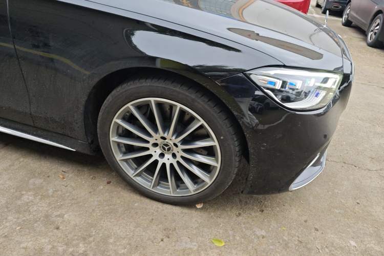 Used Mercedes-Benz S-Class 2024 S 450 L 4MATIC Right Front Wheel Hub