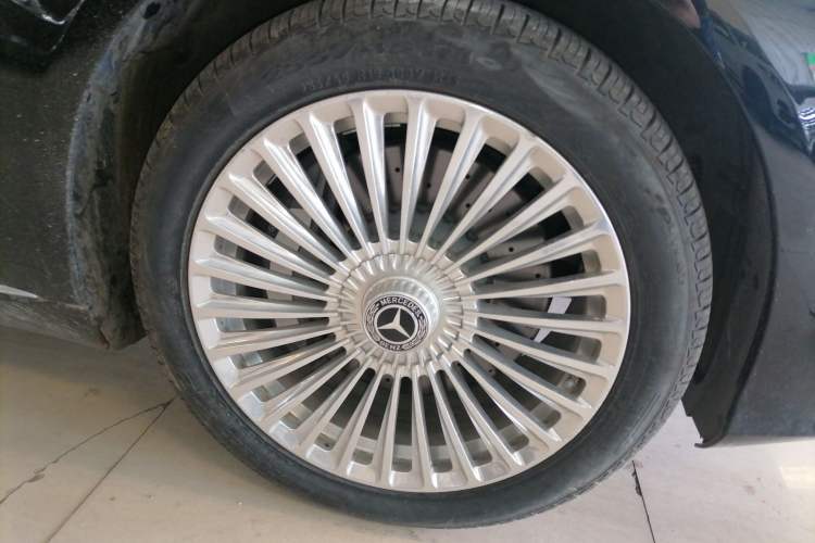 Used Mercedes-Benz S-Class 2024 S 400 L Business Model Right Front Wheel Hub