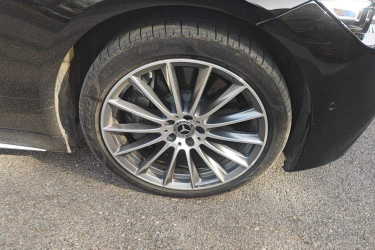 Used Mercedes-Benz S-Class 2024 S 450 L 4MATIC Right Front Wheel Hub