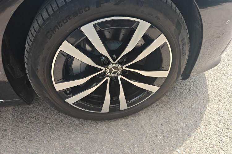 Used Mercedes-Benz S-Class 2024 S 400 L Luxury Model Right Front Wheel Hub