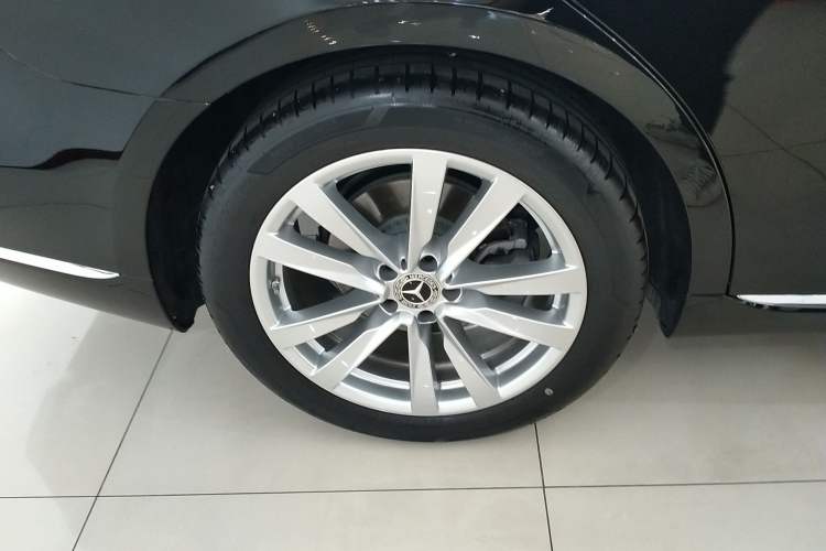 Used Mercedes-Benz S-Class 2024 Restyled S 400 L Business Version Right Rear Wheel Hub