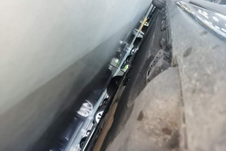Used Mercedes-Benz S-Class 2024 Restyled S 400 L Business Version Right Side Sill