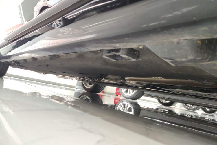Used Mercedes-Benz S-Class 2024 S 400 L Business Model Right Side Sill