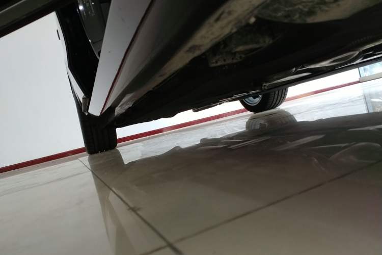 Used Mercedes-Benz S-Class 2024 Restyled S 400 L Business Version Right Side Sill