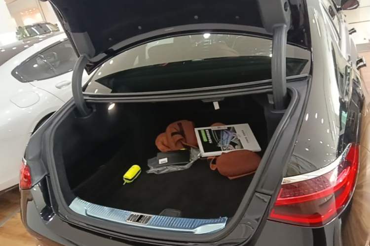 Used Mercedes-Benz S-Class 2024 Restyled S 400 L Business Version Trunk