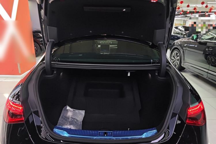Used Mercedes-Benz S-Class 2024 S 450 L 4MATIC Trunk