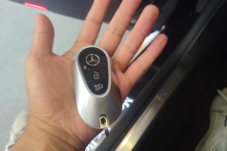 Used Mercedes-Benz S-Class 2024 S 450 L 4MATIC Vehicle Key