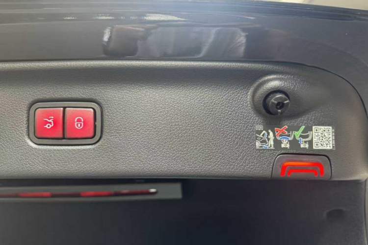 Used Mercedes-Benz S-Class 2025 S 400 L Business Model Interior 1