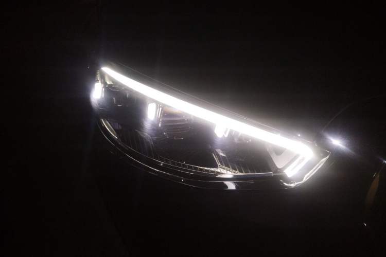Used Mercedes-Benz S-Class 2025 S 400 L Business Model Right Front Headlight