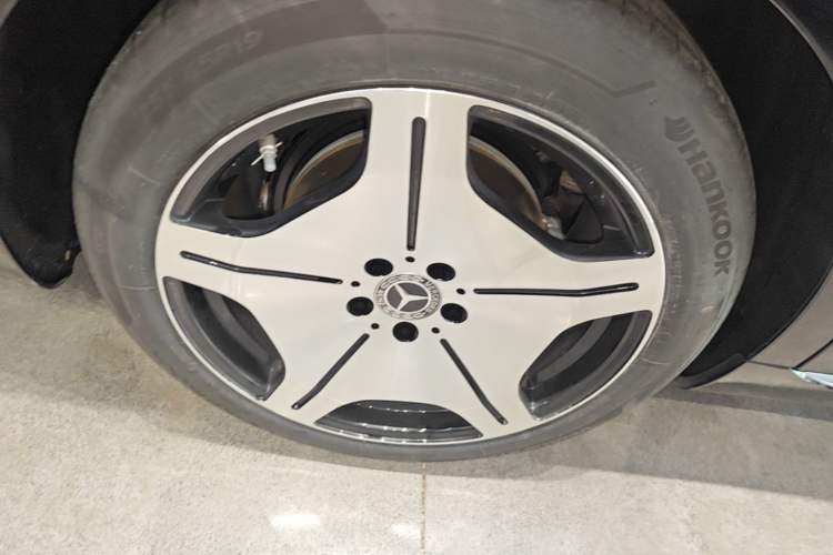 Used Mercedes-Benz S-Class 2026 S 400 L Special Edition Exterior 5
