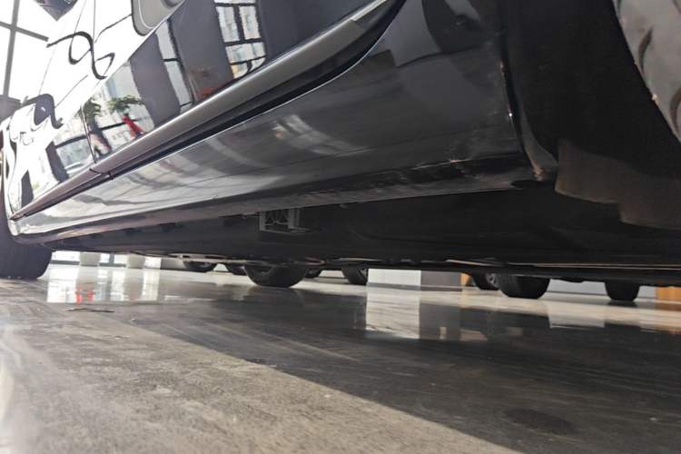 Used Mercedes-Benz S-Class 2026 S 400 L Special Edition Left Side Sill