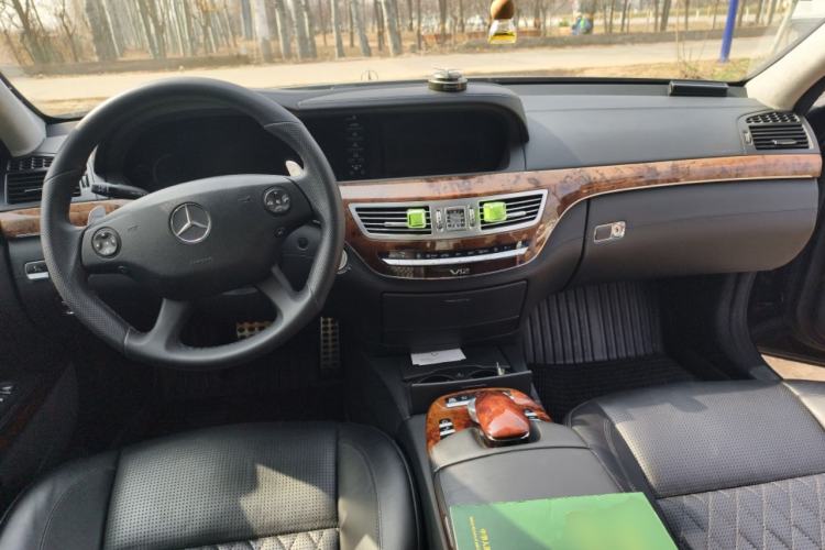 Used Mercedes-Benz S-Class AMG 2007 AMG S 65 Center Console
