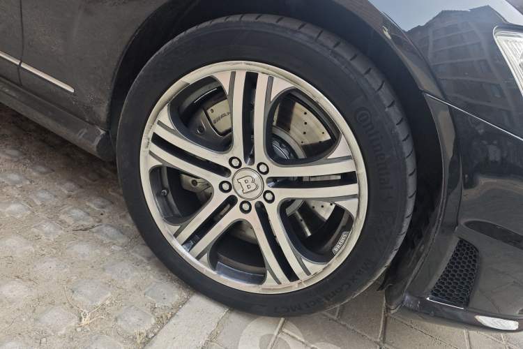 Used Mercedes-Benz S-Class AMG 2007 AMG S 65 Right Front Wheel Hub