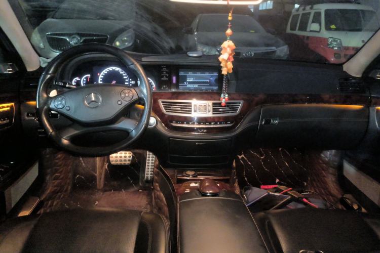 Used Mercedes-Benz S-Class AMG 2010 AMG S 65 Center Console