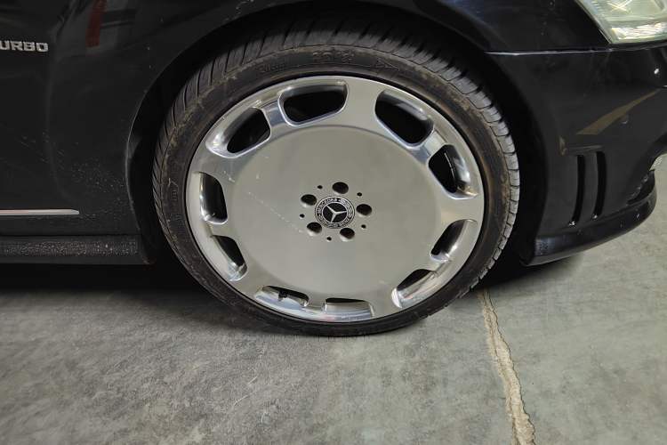 Used Mercedes-Benz S-Class AMG 2010 AMG S 65 Right Front Wheel Hub
