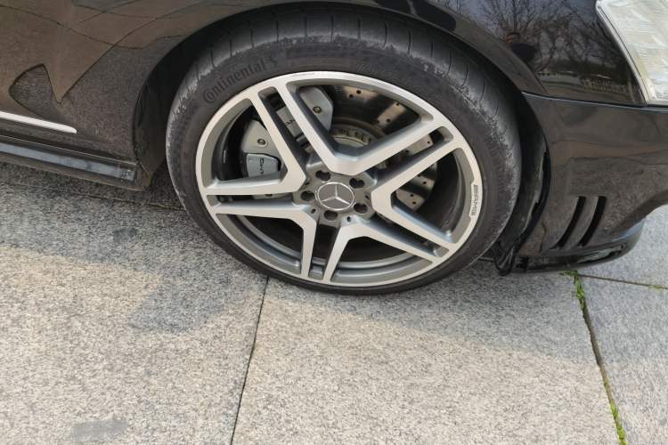 Used Mercedes-Benz S-Class AMG 2010 AMG S 65 Right Front Wheel Hub