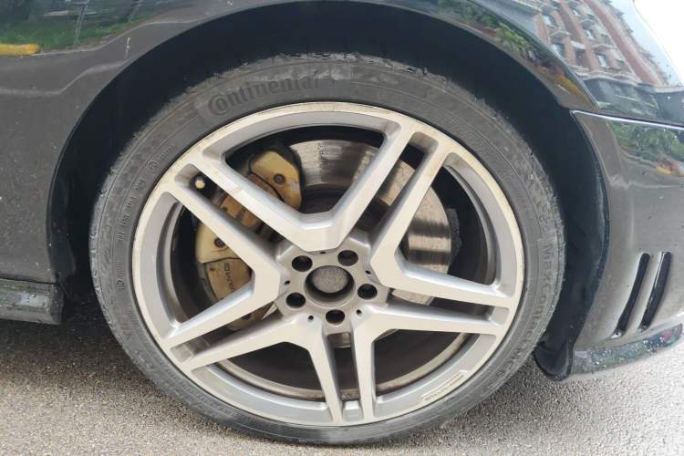 Used Mercedes-Benz S-Class AMG 2010 AMG S 65 Right Front Wheel Hub