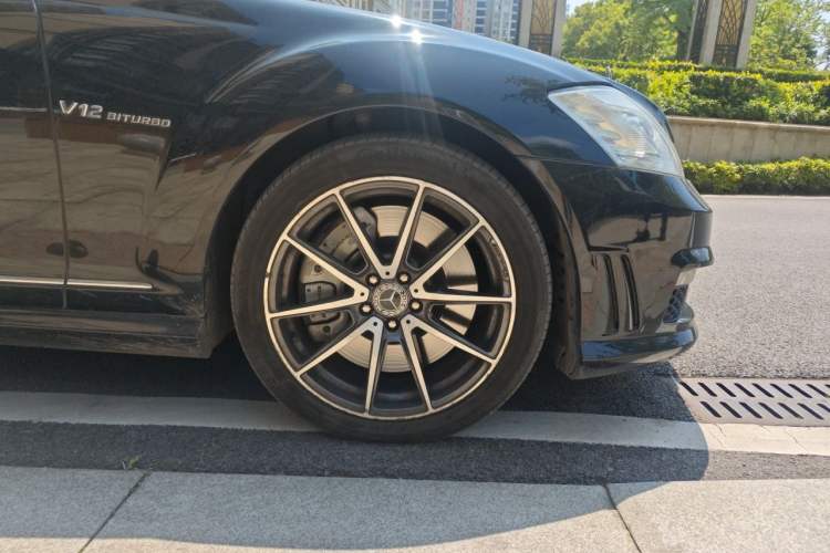 Used Mercedes-Benz S-Class AMG 2010 AMG S 65 Right Front Wheel Hub