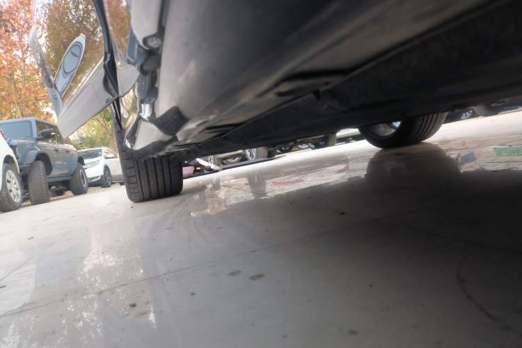 Used Mercedes-Benz S-Class AMG 2010 AMG S 65 Right Side Sill