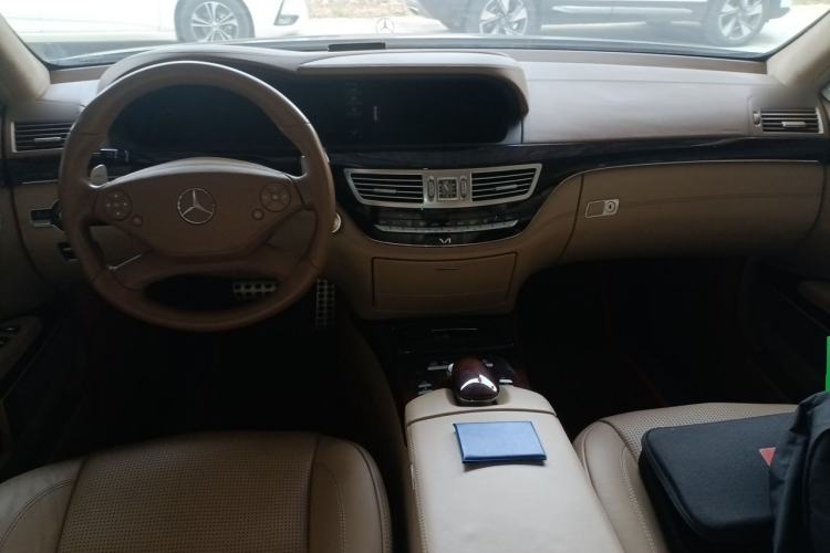 Used Mercedes-Benz S-Class AMG 2013 AMG S 65 L Grand Edition Center Console