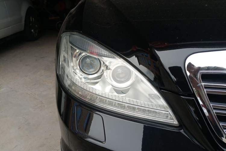 Used Mercedes-Benz S-Class AMG 2013 AMG S 65 L Grand Edition Right Front Headlight