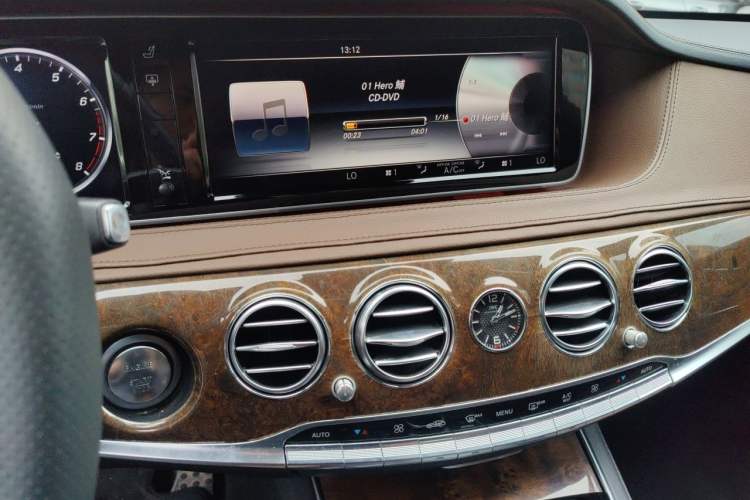 Used Mercedes-Benz S-Class AMG 2014 AMG S 63 L 4MATIC Audio And AC Panel