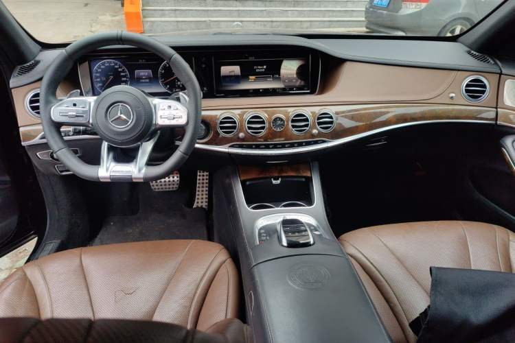 Used Mercedes-Benz S-Class AMG 2014 AMG S 63 L 4MATIC Center Console