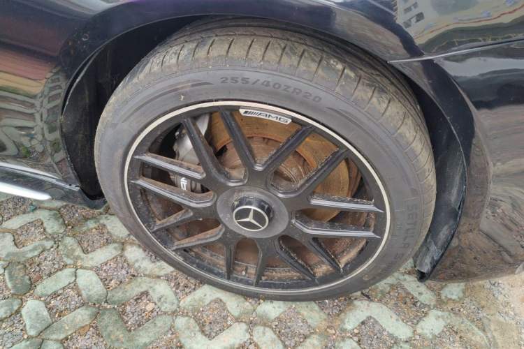 Used Mercedes-Benz S-Class AMG 2014 AMG S 63 L 4MATIC Right Front Wheel Hub