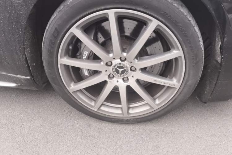 Used Mercedes-Benz S-Class AMG 2014 AMG S 63 L 4MATIC Right Front Wheel Hub