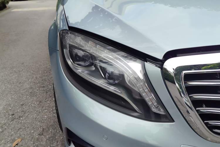 Used Mercedes-Benz S-Class AMG 2014 AMG S 63 L 4MATIC Right Front Headlight