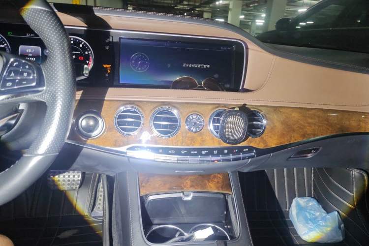Used Mercedes-Benz S-Class AMG 2015 AMG S 63 L 4MATIC Audio And AC Panel