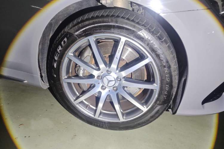 Used Mercedes-Benz S-Class AMG 2015 AMG S 63 L 4MATIC Right Front Wheel Hub